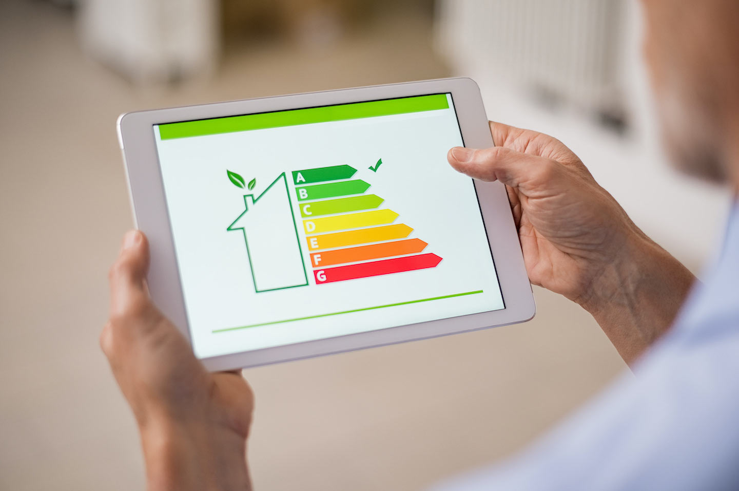 Energieeffizienzklassen Haus auf Tablet